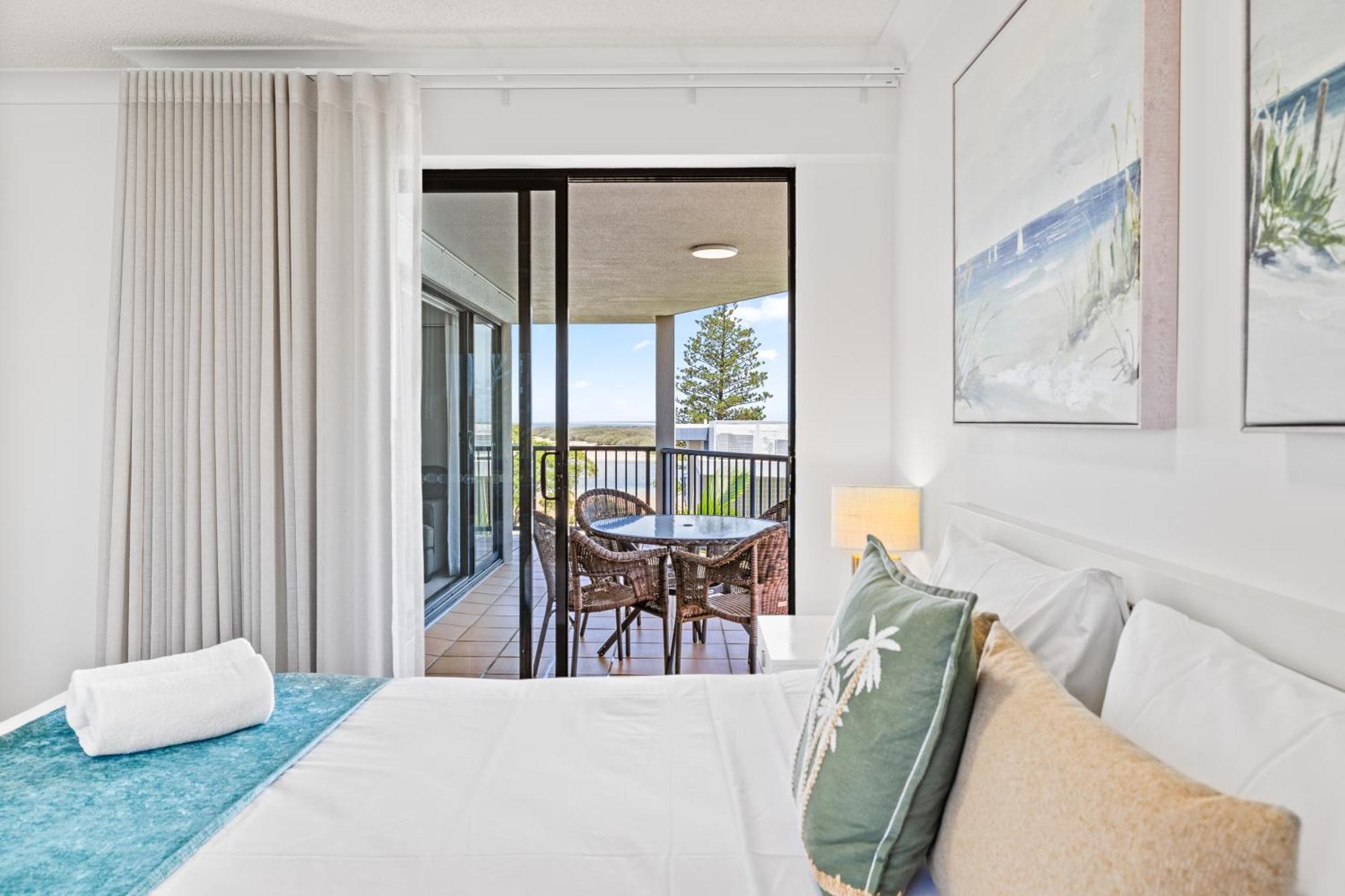 Belaire Place Motel Apartments Caloundra Esterno foto