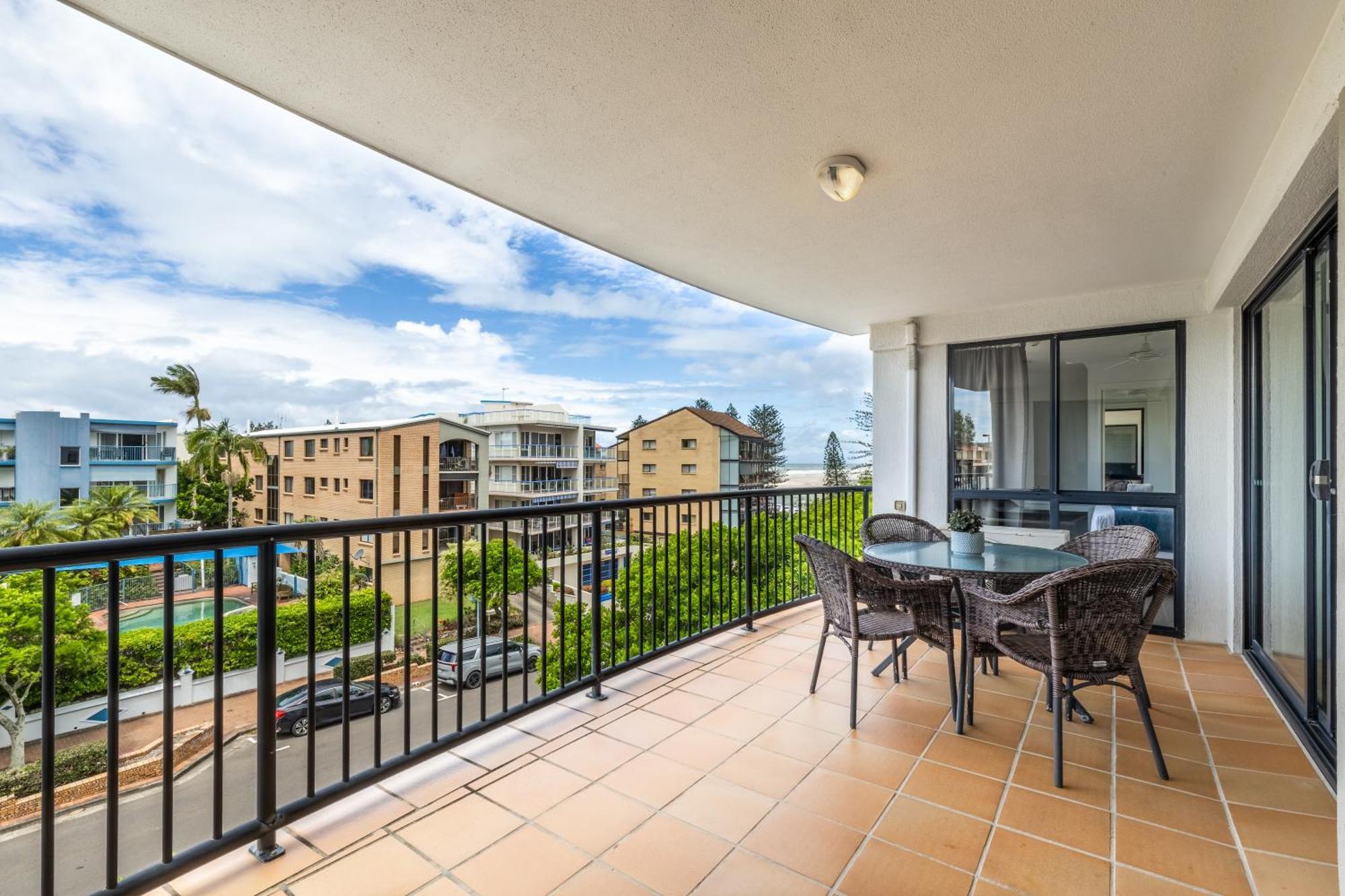 Belaire Place Motel Apartments Caloundra Esterno foto